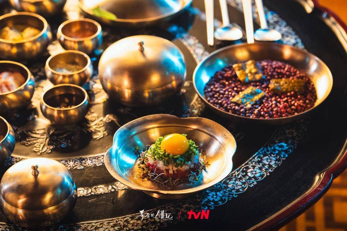 cuplikan drama Korea Bon Appetit, Your Majesty