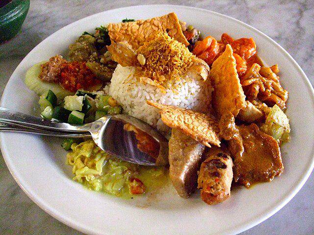 Ilustrasi nasi campur. commons.wikimedia.org/Wel-chieh Chiu