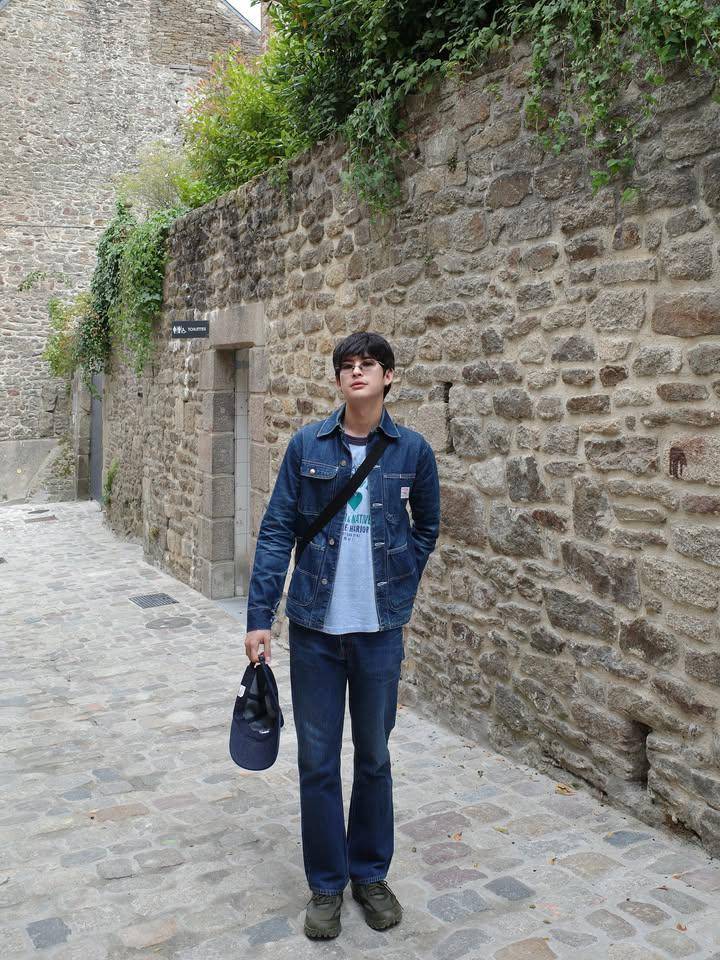 OOTD pakai kacamata ala Mark Pakin