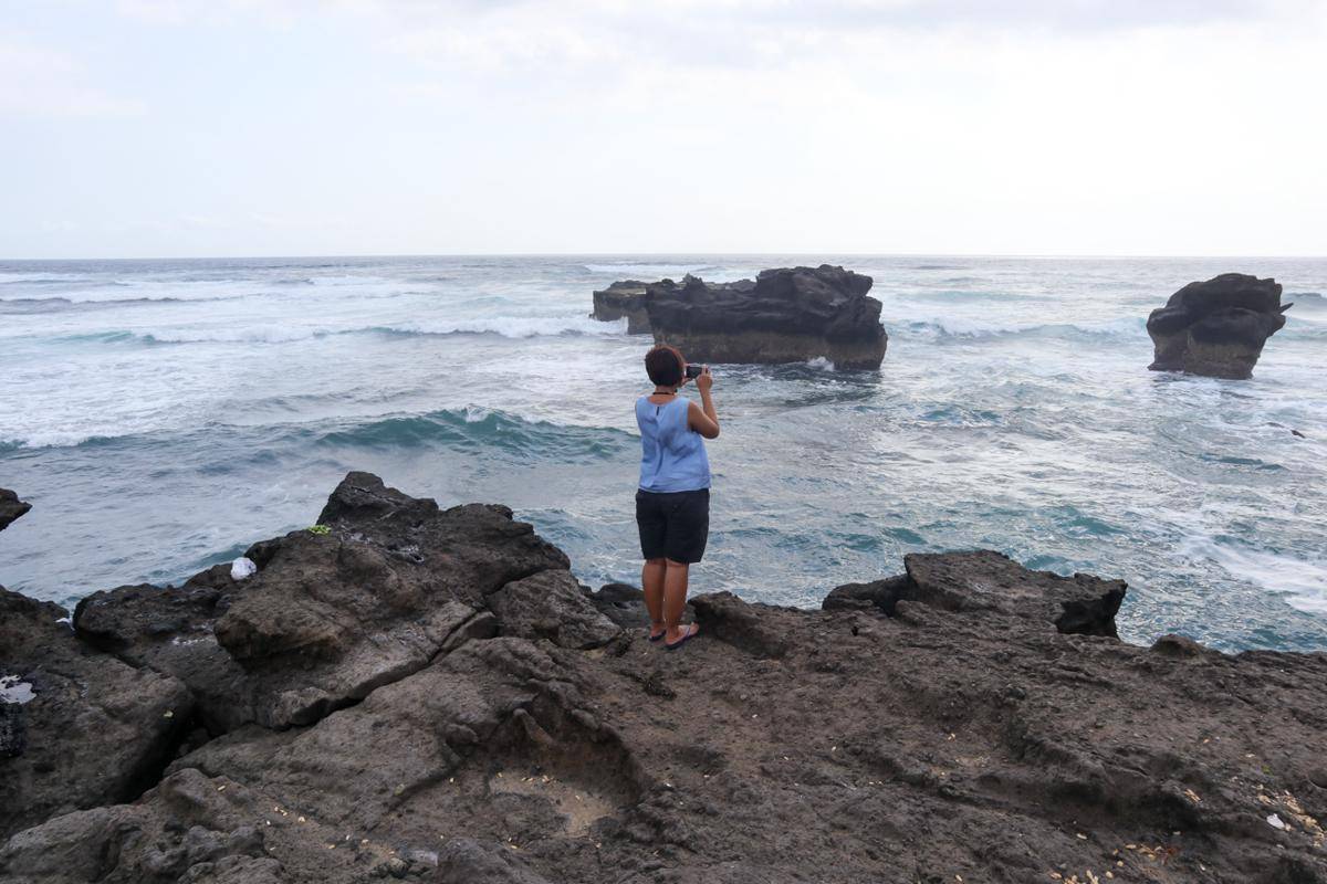 ilsutrasi suasana salah satu pantai di Canggu