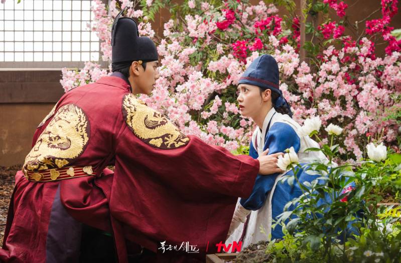 Lee Chae Min dan Im Yoon Ah di drama Bon Appétit, Your Majesty 