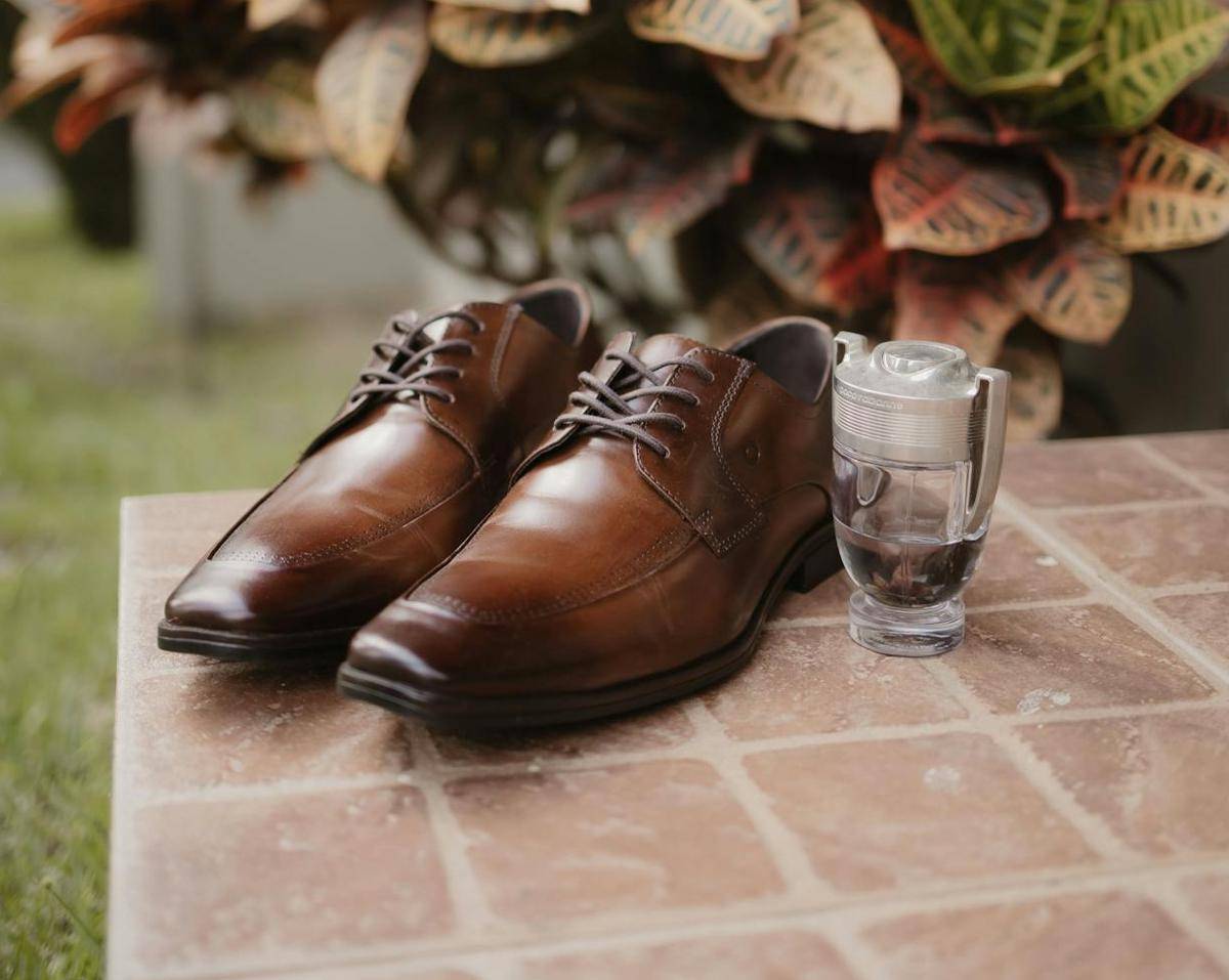 Ilustrasi sepatu pantofel (www.pexels.com/Jonathan Borba)