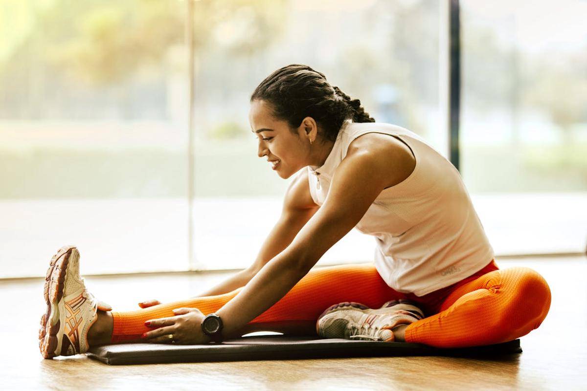 ilustrasi stretching (pexels.com/Jonathan Borba)