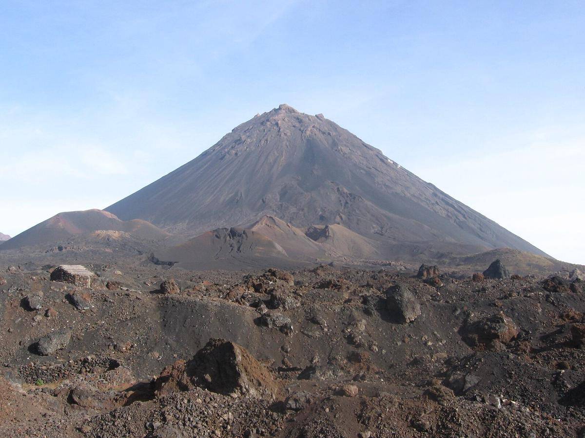 Potret Gunung Pico do Fogo (commons.wikimedia.org/CorreiaPM)  