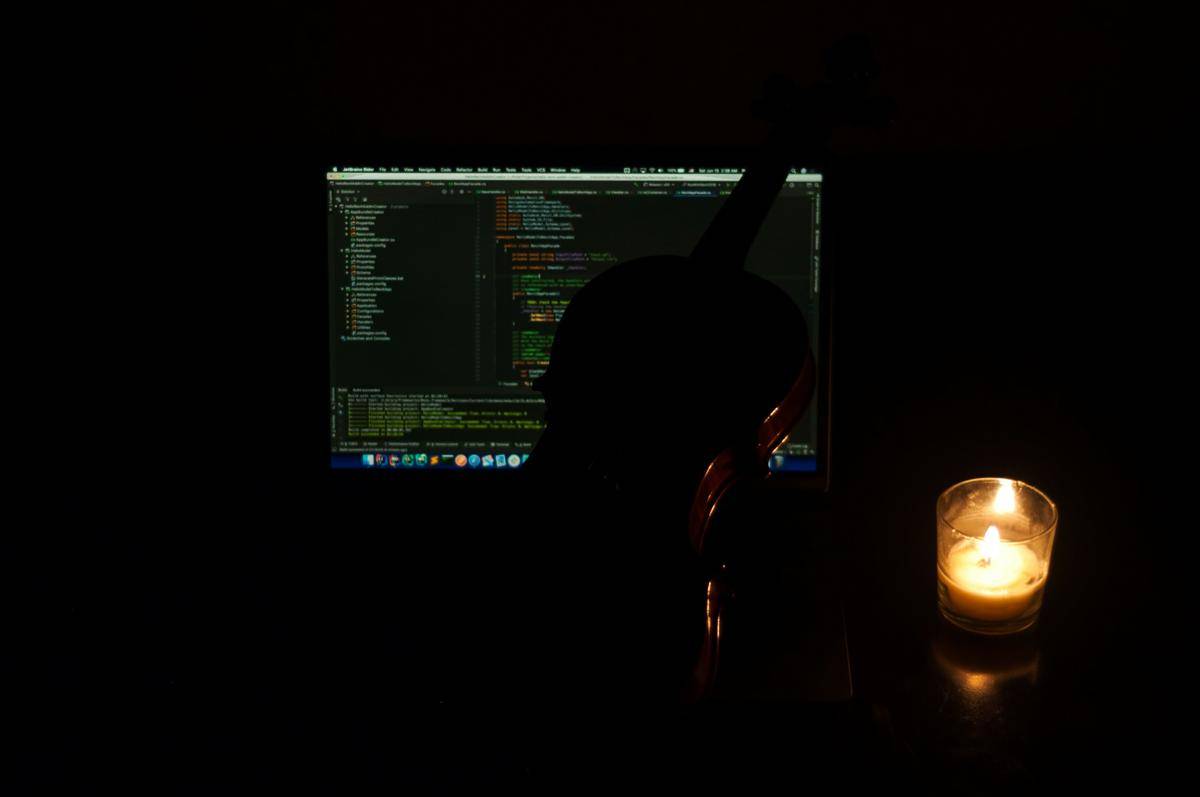 Ethical hacker (unsplash.com/@smileprem)