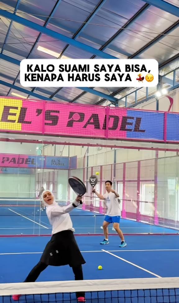 Nycta Gina main padel