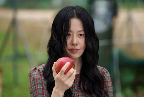 still cut drama Korea Queen Mantis 