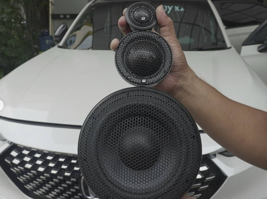 ilustrasi sound system mobil 
