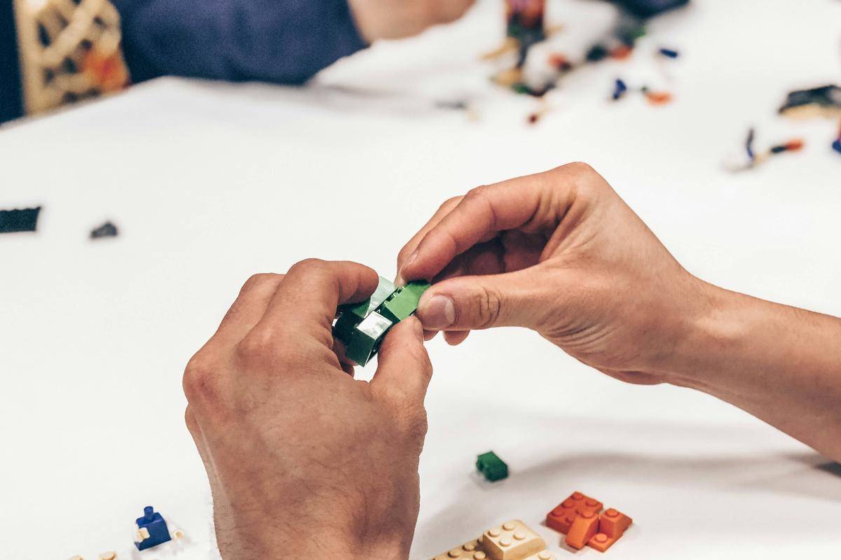 LEGO Designer (unsplash.com/@sebastien_bonneval)