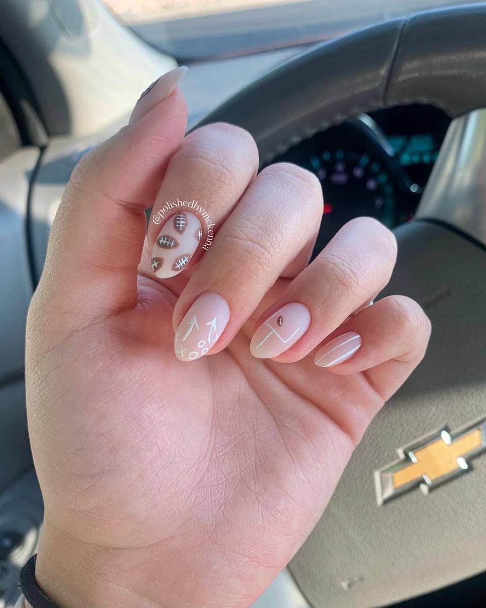 Inspirasi nail art (instagram.com/polishedbymckenna)