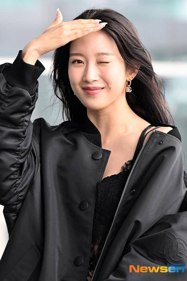 Moon Ga Young berangkat ke Jakarta (dok. Newsen)