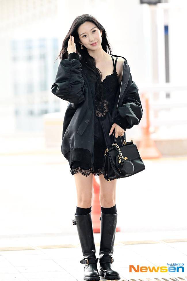 Moon Ga Young berangkat ke Jakarta (dok. Newsen)