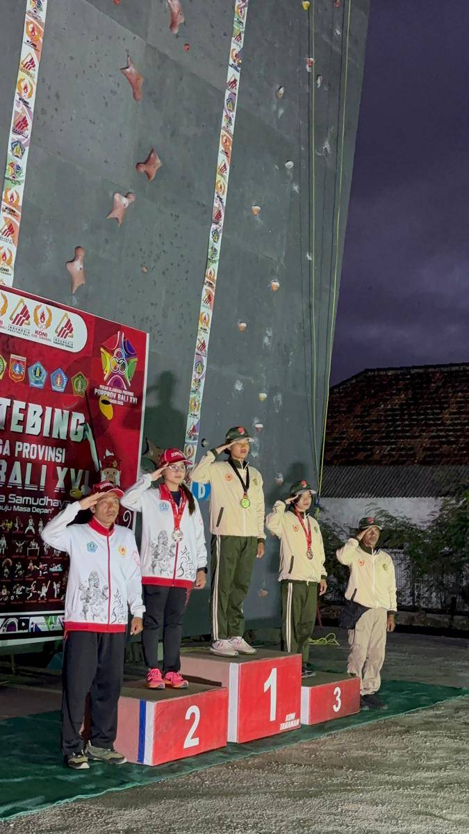 Atlet panjat tebing Kabupaten Jembrana yang berhasil sumbang medali emas pada Pekan Olahraga Provinsi