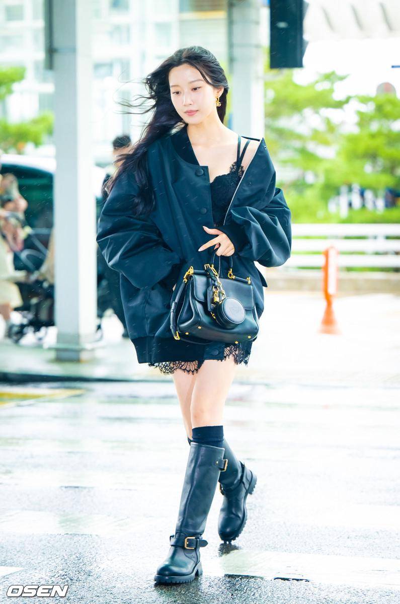 Moon Ga Young berangkat ke Jakarta (dok. OSEN)