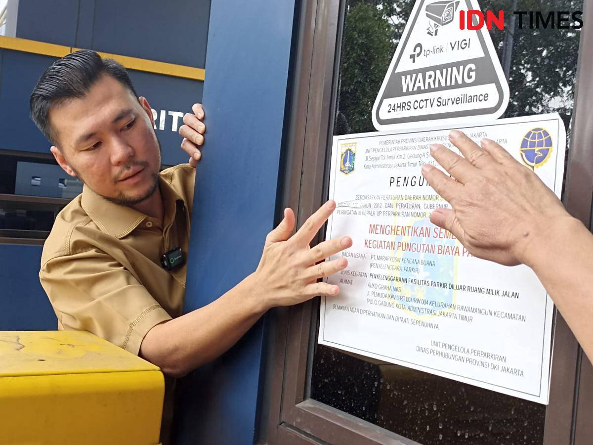 Panitia Khusus Perparkiran DPRD DKI Jakarta melakukan inspeksi mendadak (sidak) parkir ilegal Jakarta, Rabu (17/9/2025). (IDN Time/Dini Suciatiningrum)