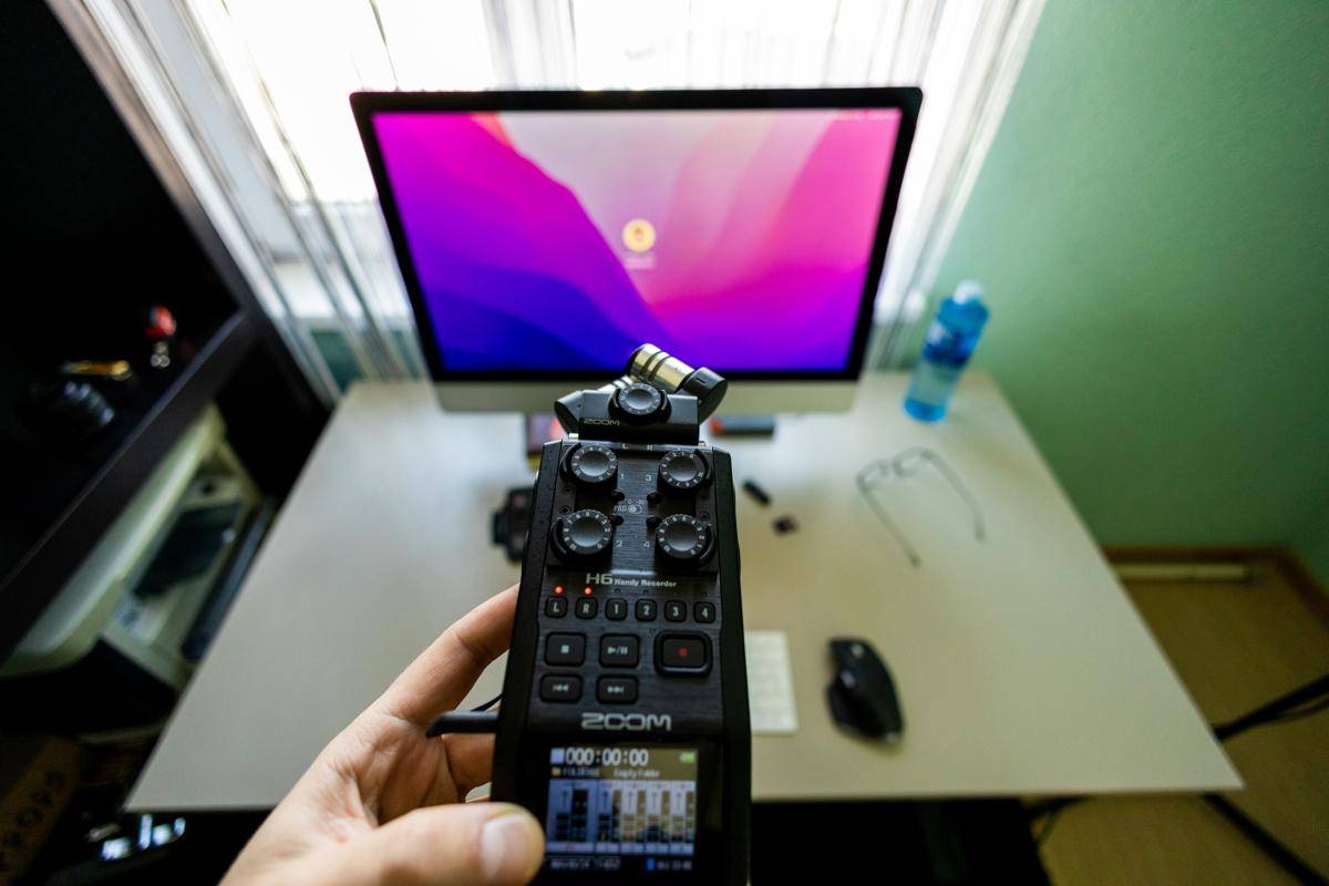 Foley artisy (unsplash.com/@vladislavsmigelski)
