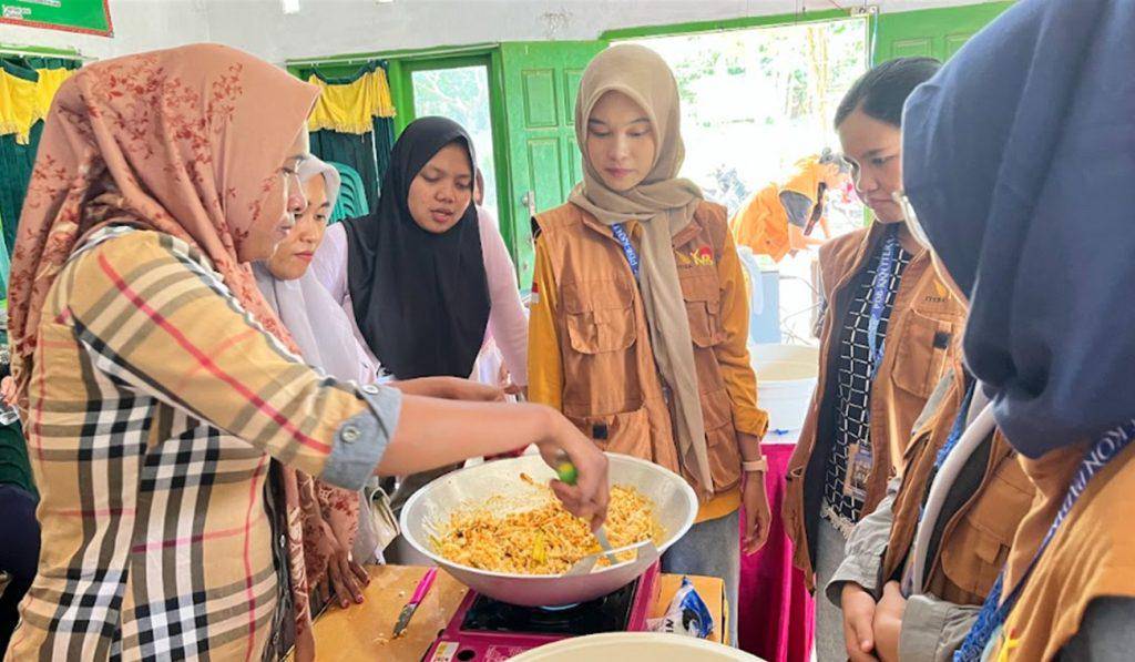 Program Studi Kimia, Fakultas Sains Itera Melaksanakan Pelatihan Pemanfaatan Limbah Tahu untuk Ibu-Ibu PKK Desa Padang Rejo, Kecamatan Pagelaran, Kabupaten Pringsewu (Dok.Itera)