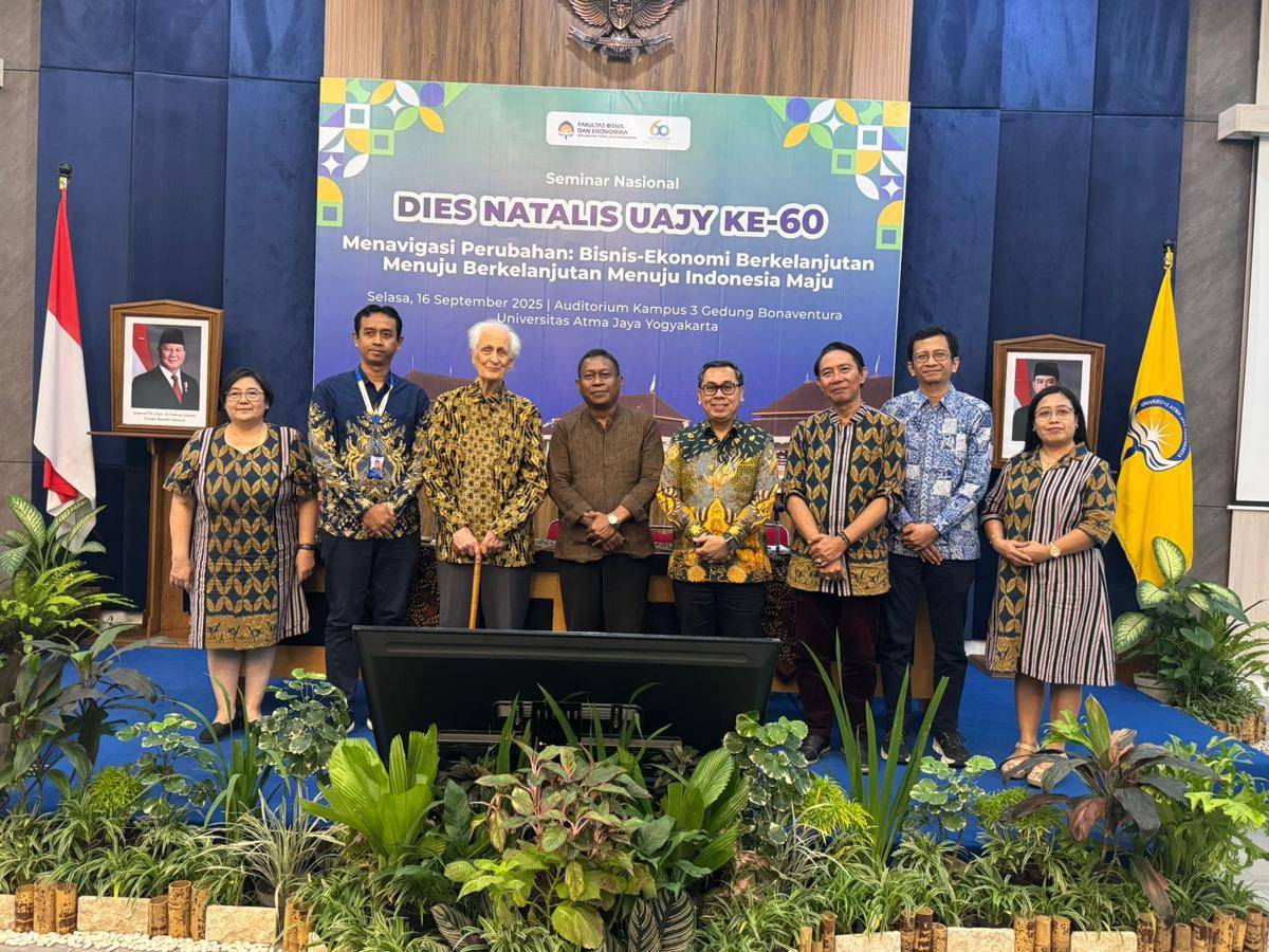 Seminar Nasional bertajuk Menavigasi Perubahan: Bisnis-Ekonomi Berkelanjutan menuju Indonesia Maju, di Auditorium Kampus 3 Universitas Atma Jaya Yogyakarta (UAJY), Selasa (16/9/25). (Dok. Istimewa)