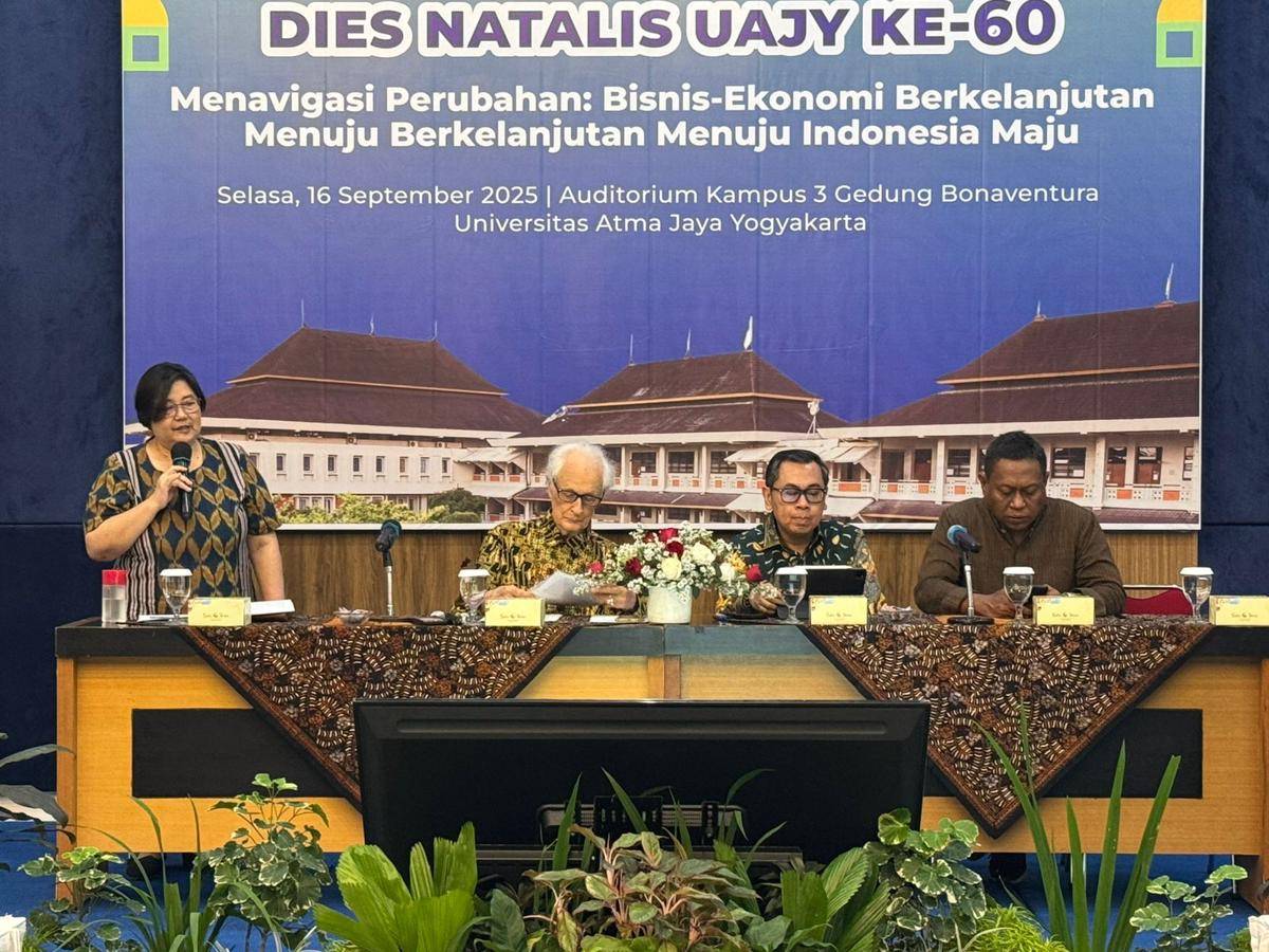 Seminar Nasional bertajuk Menavigasi Perubahan: Bisnis-Ekonomi Berkelanjutan menuju Indonesia Maju, di Auditorium Kampus 3 Universitas Atma Jaya Yogyakarta (UAJY), Selasa (16/9/25). (Dok. Istimewa)