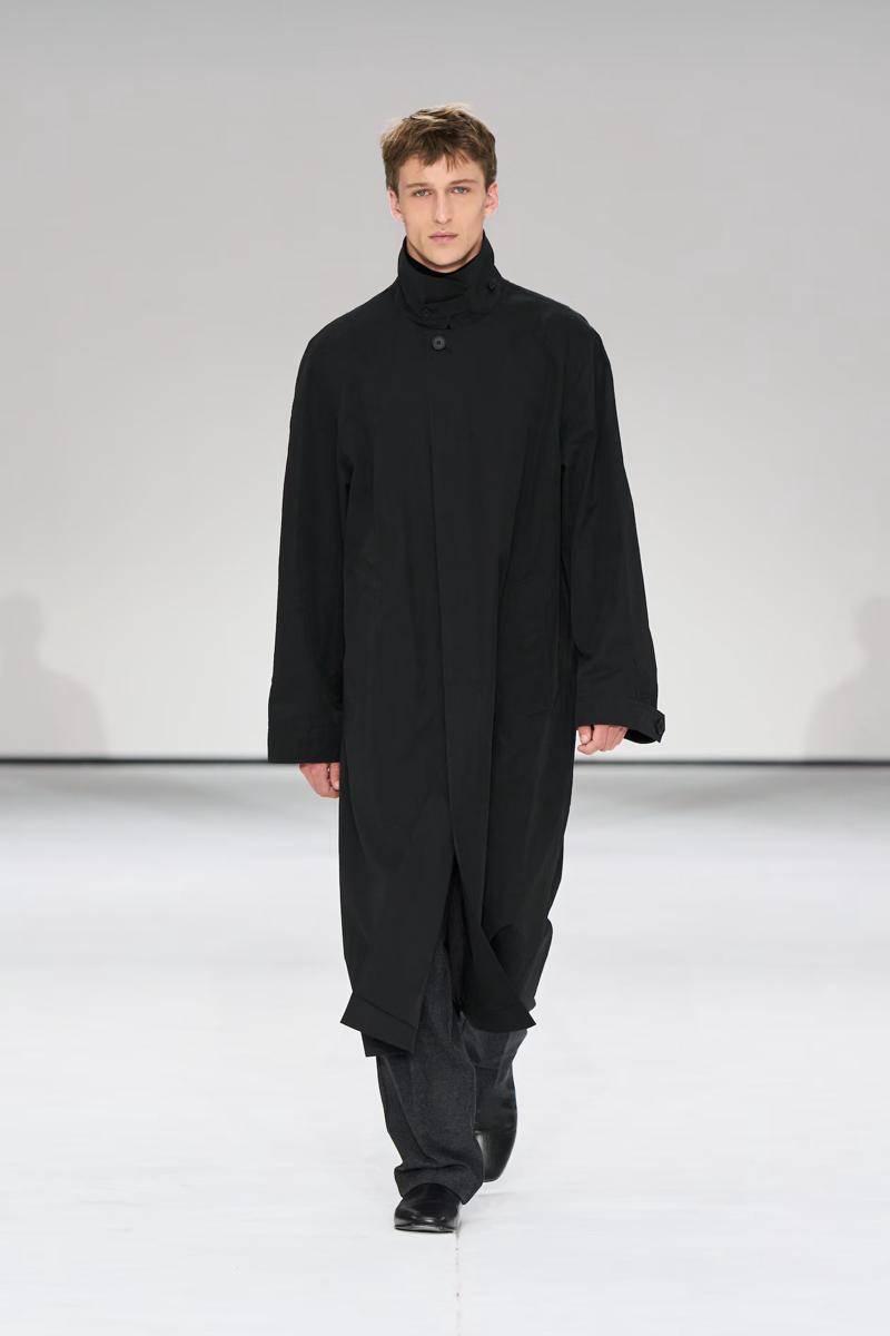Koleksi COS A/W '25 di New York Fashion Week (dok. COS)