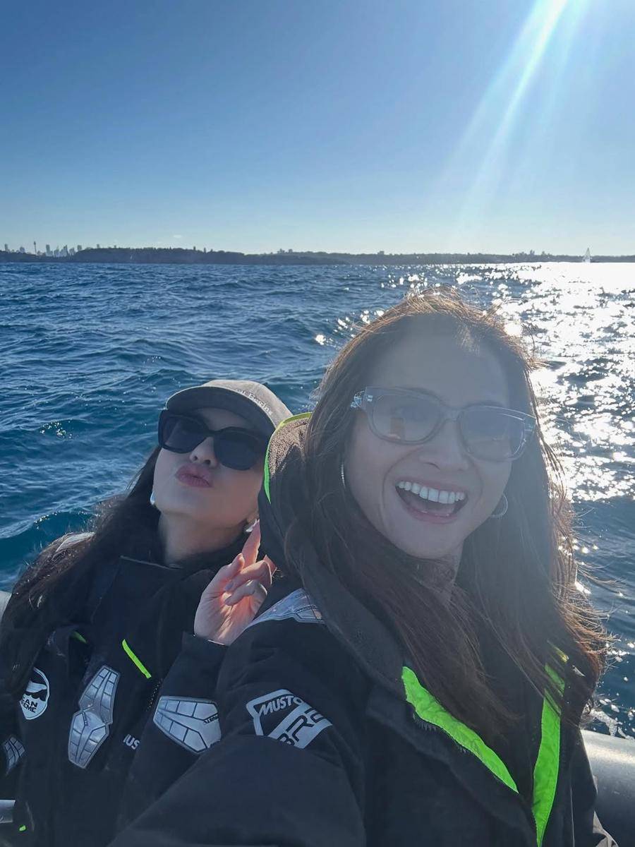 Acha dan Raline Shah di Sydney Harbour
