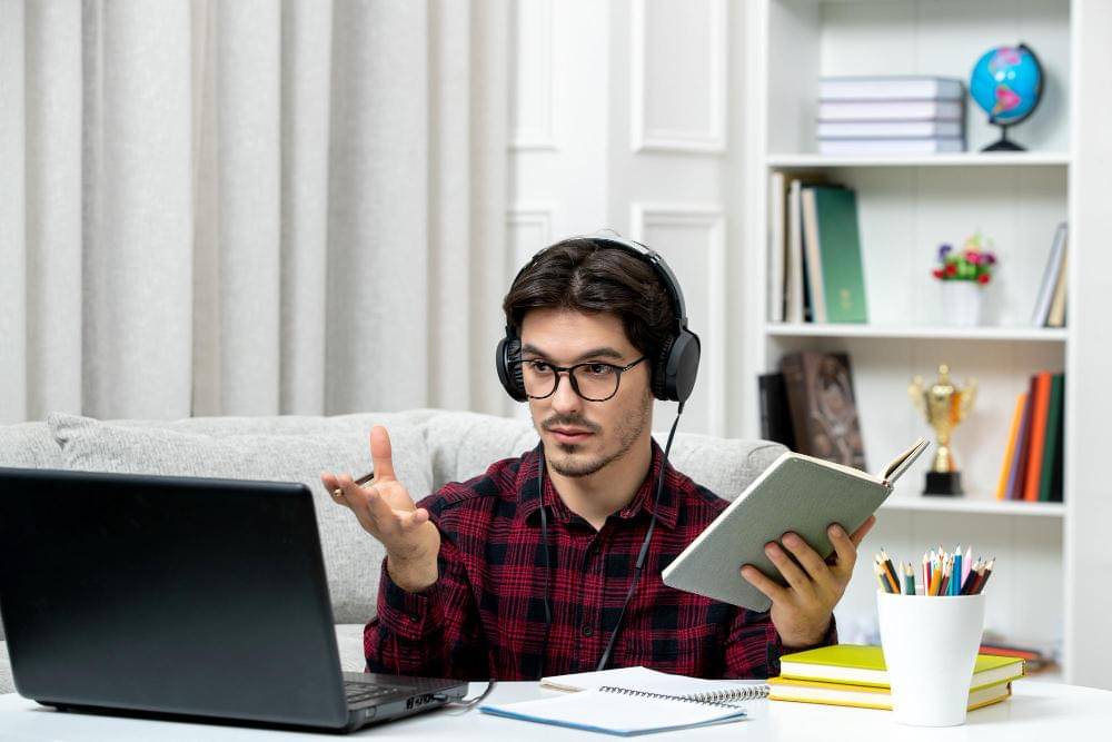 ilustrasi kelas online