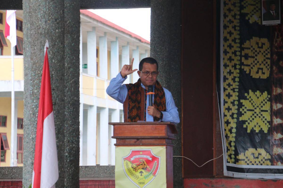 Gubernur NTT Melki Laka Lena saat di Ende. (Dok Humas Setda Provinsi NTT)