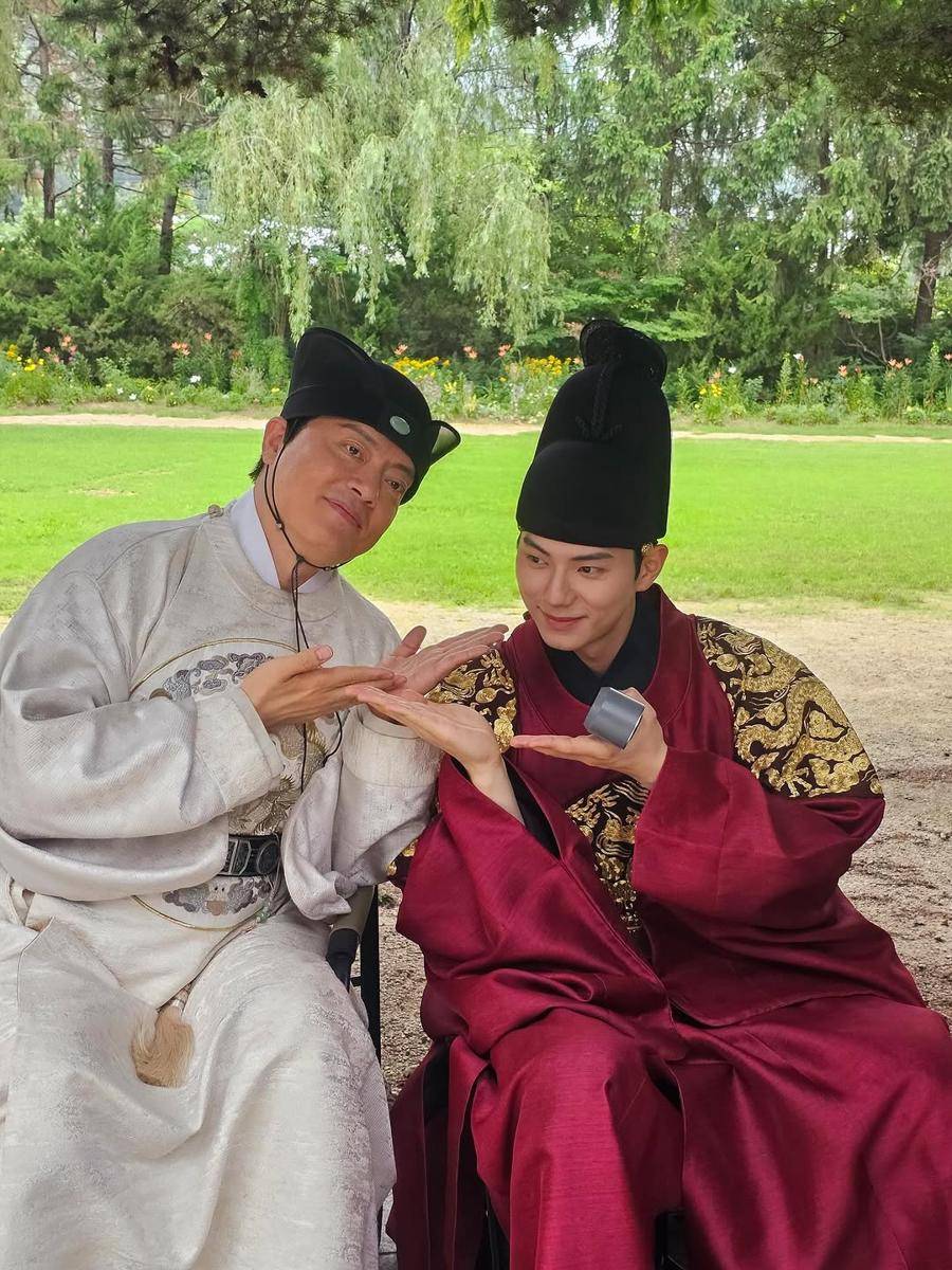 potret Kim Hyung Mook dan Lee Chae Min (instagram.com/kimhyeongmook_official)