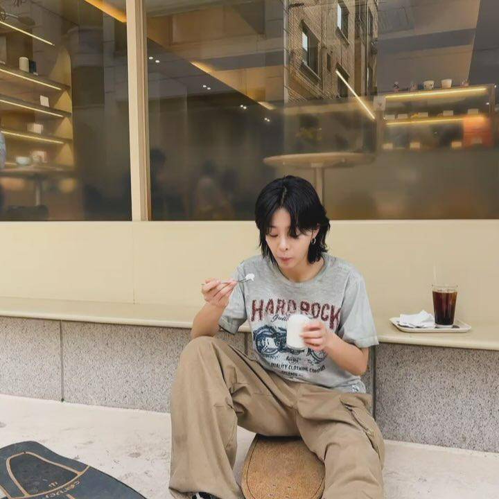 cozy outfit ala Seol In Ah