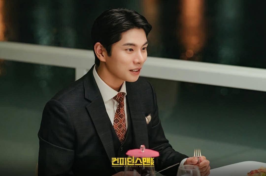 Lee Yi Kyung di drama Confidence Queen (instagram.com/tvchosuninsta)