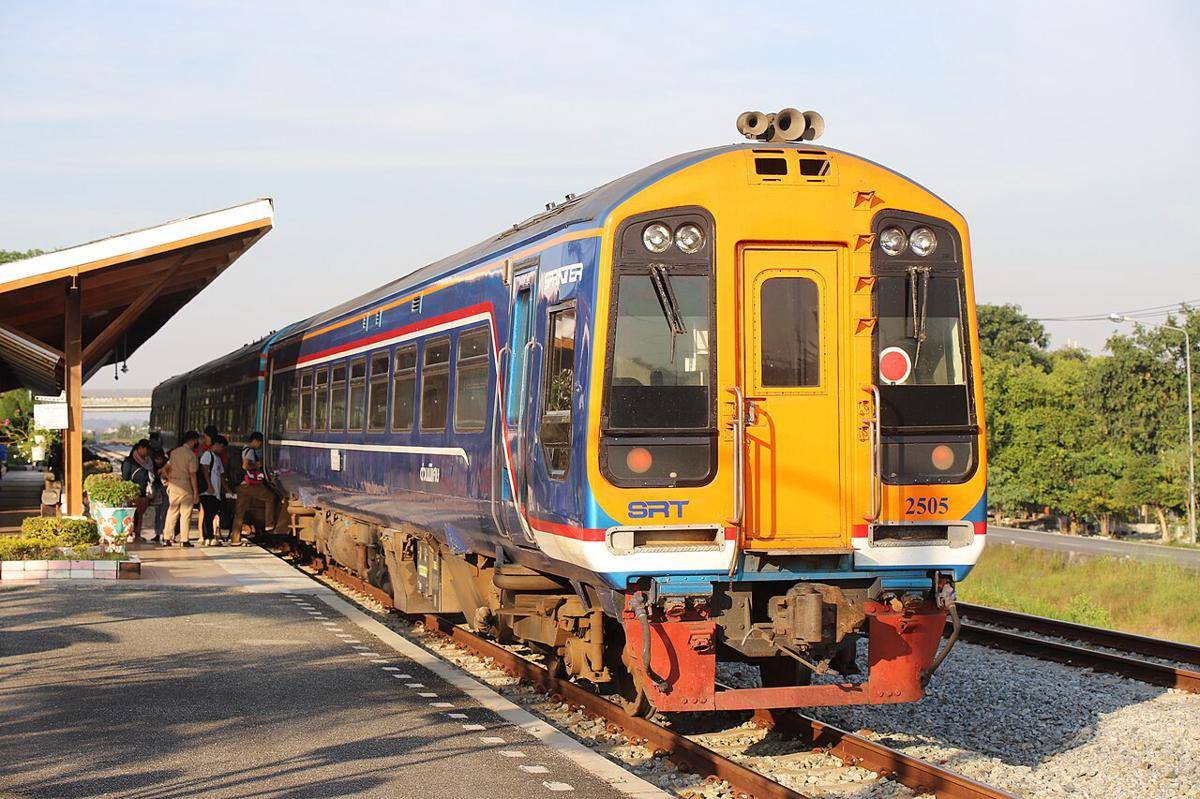 Kereta api di Pattaya (commons.wikimedia.org/Thattrainguy4130)