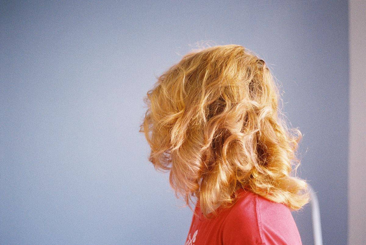 ilustrasi honey blonde (unsplash.com/ Ces Granado)