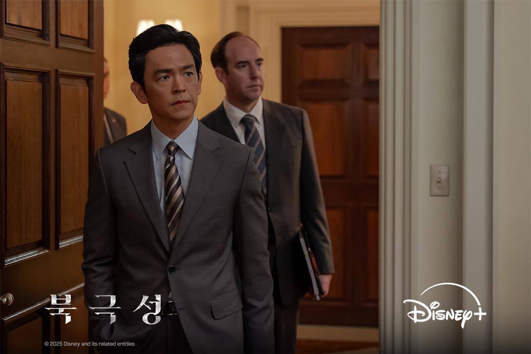 John Cho di drama Korea Tempest (instagram.com/disneypluskr)