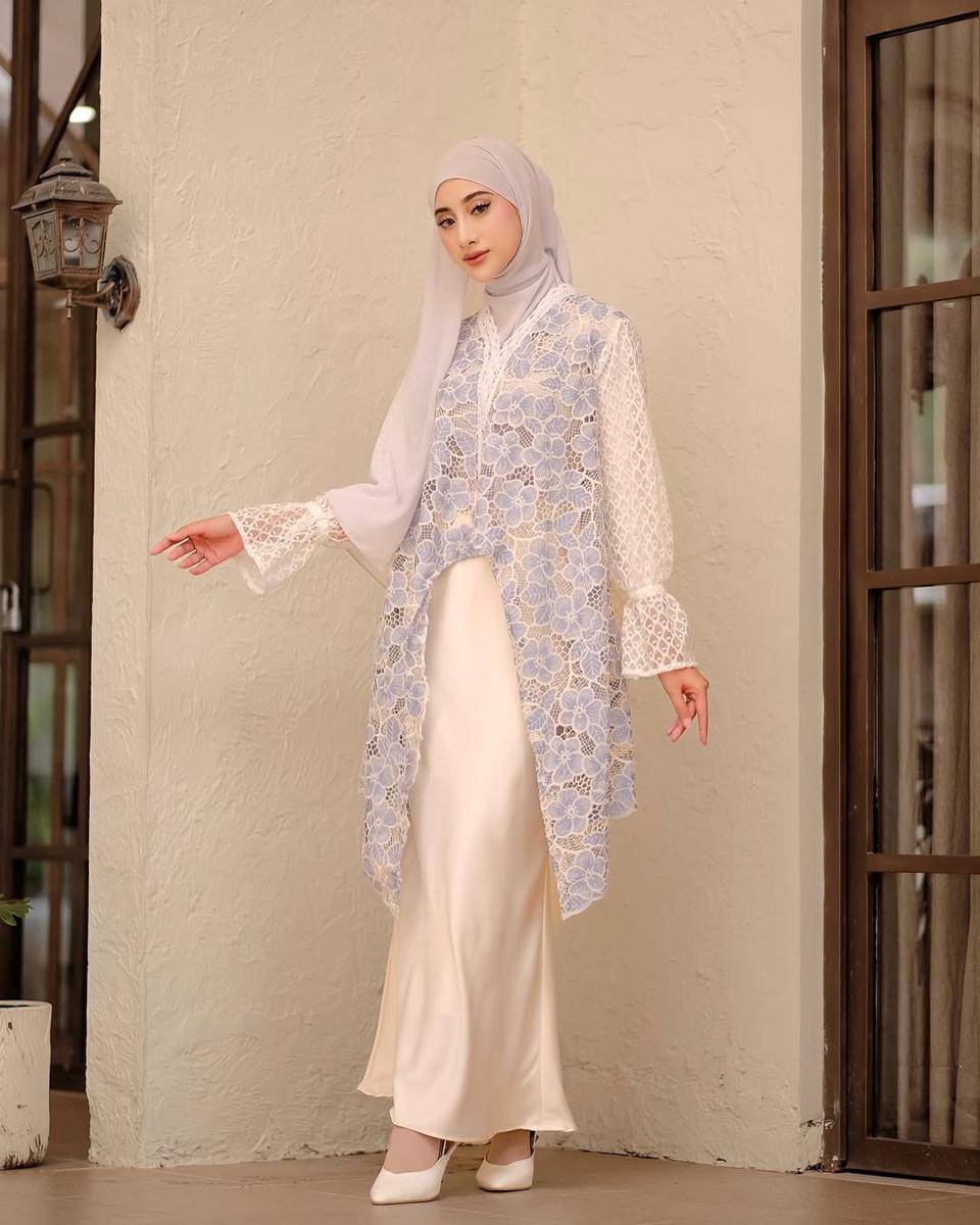 Gaya ala Nimas Azlia