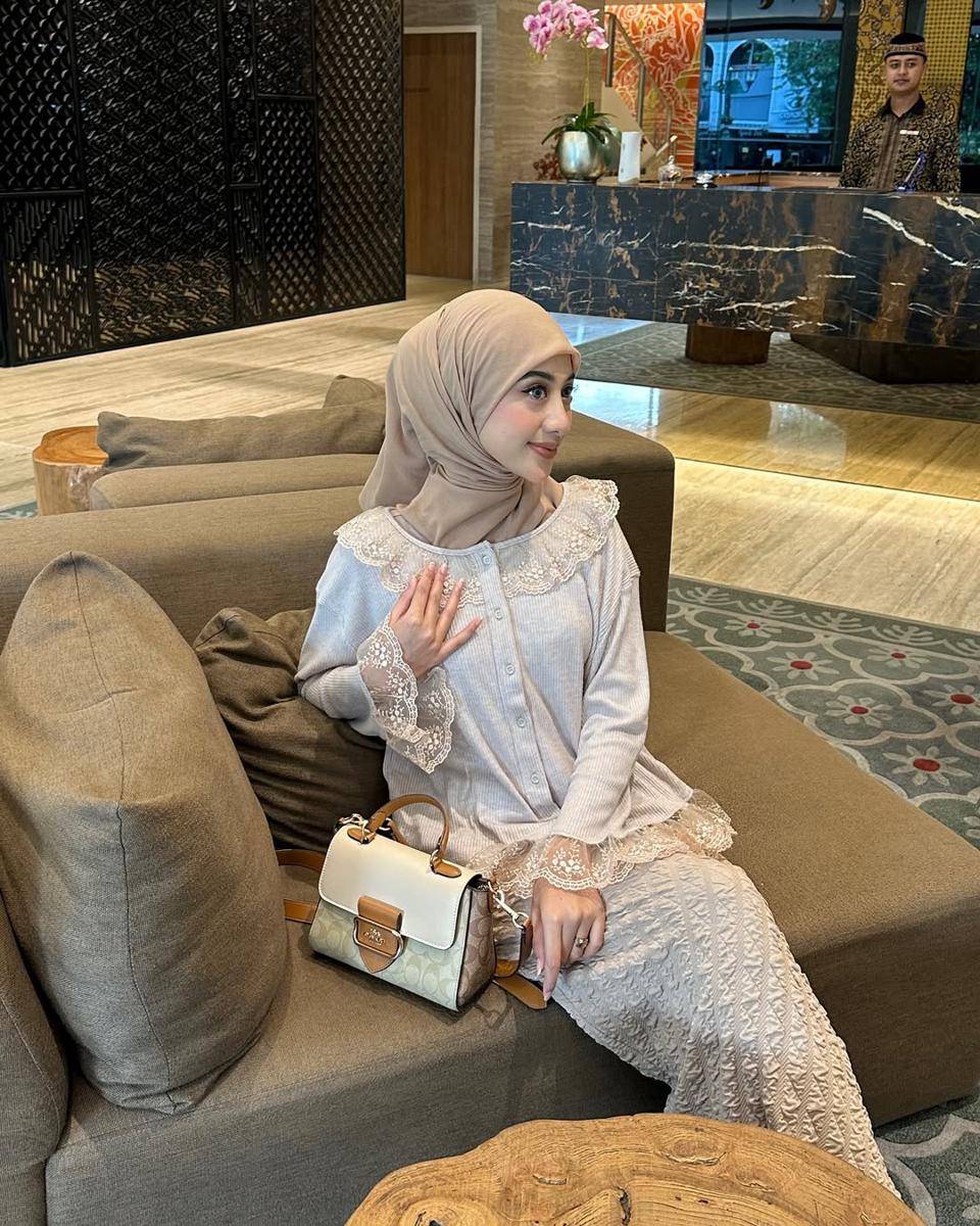Style ala Nimas Azlia