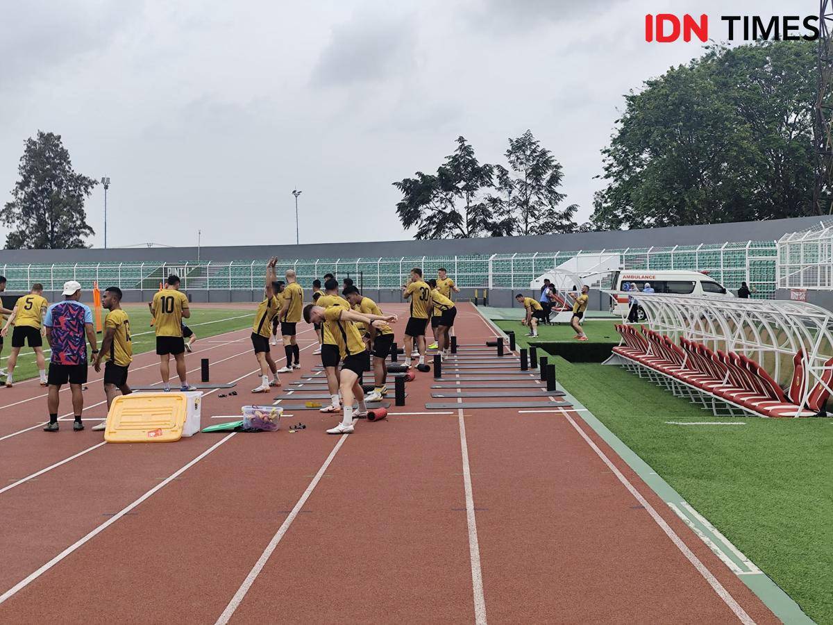 Bhayangkara Presisi Lampung FC saat melakukan latihan di Stadion Sumpah Pemuda. (IDN Times/Muhaimin)