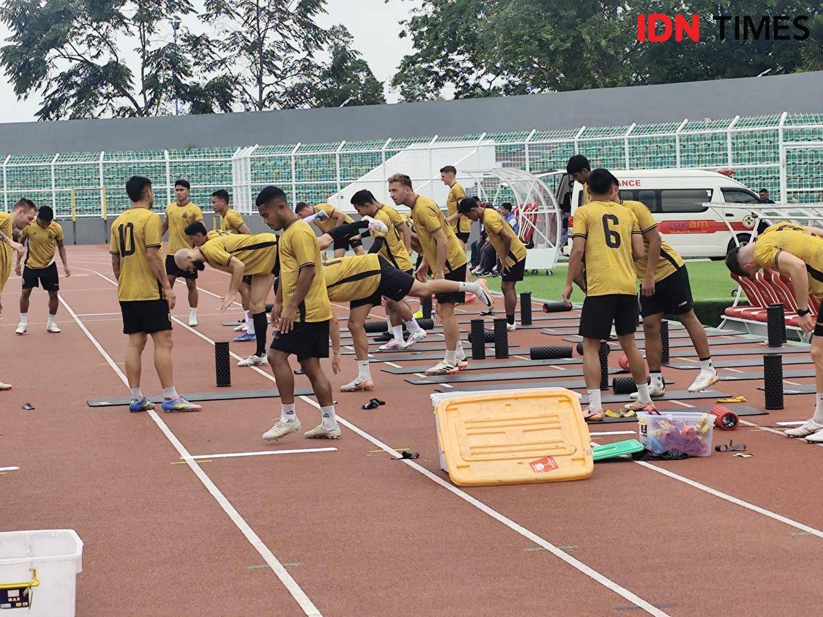 Bhayangkara Presisi Lampung FC saat melakukan latihan di Stadion Sumpah Pemuda. (IDN Times/Muhaimin)