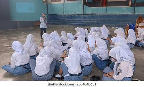 Ilustrasi siswa SMA: Shutterstock