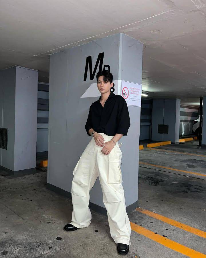 outfit serba polos ala Kaownah Kittipat (instagram.com/kaownah)