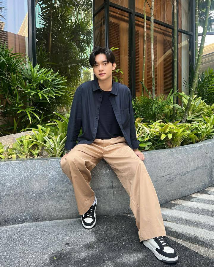 outfit serba polos ala Kaownah Kittipat (instagram.com/kaownah)