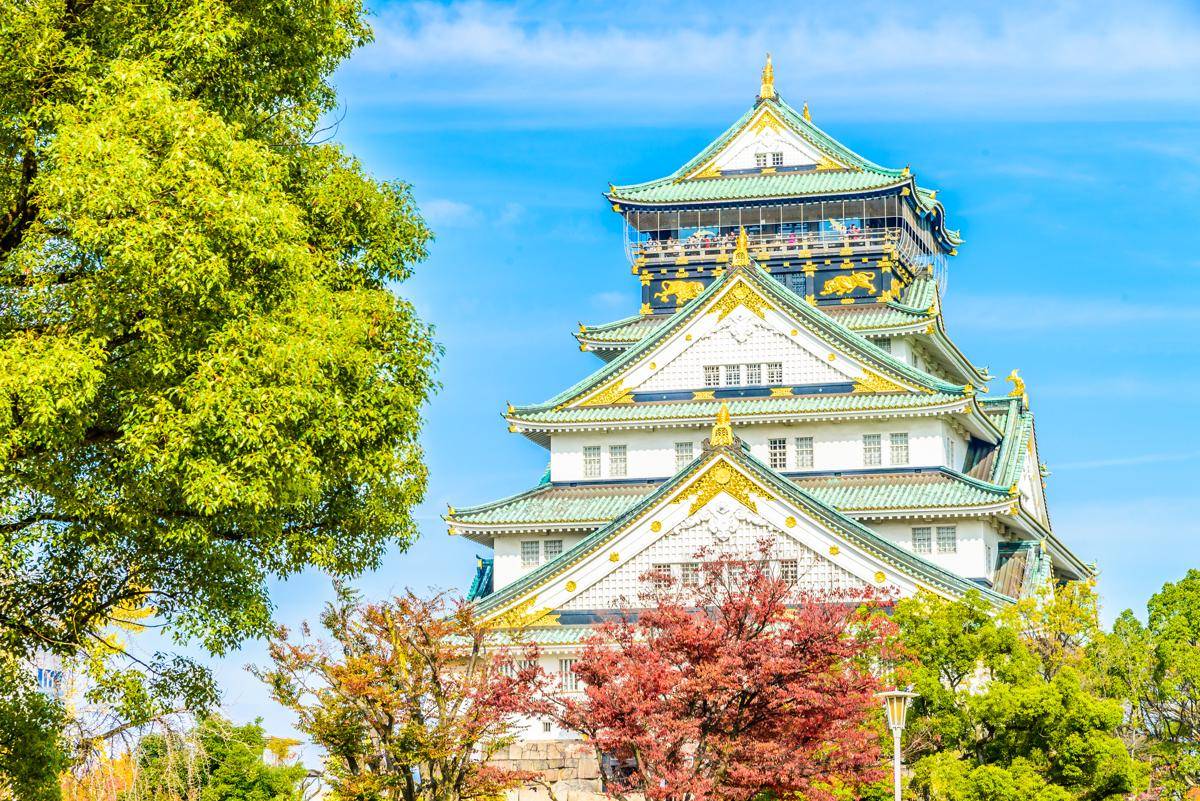 Osaka Castle, Jepang (vecteezy.com/siraphol-siricharattakul)