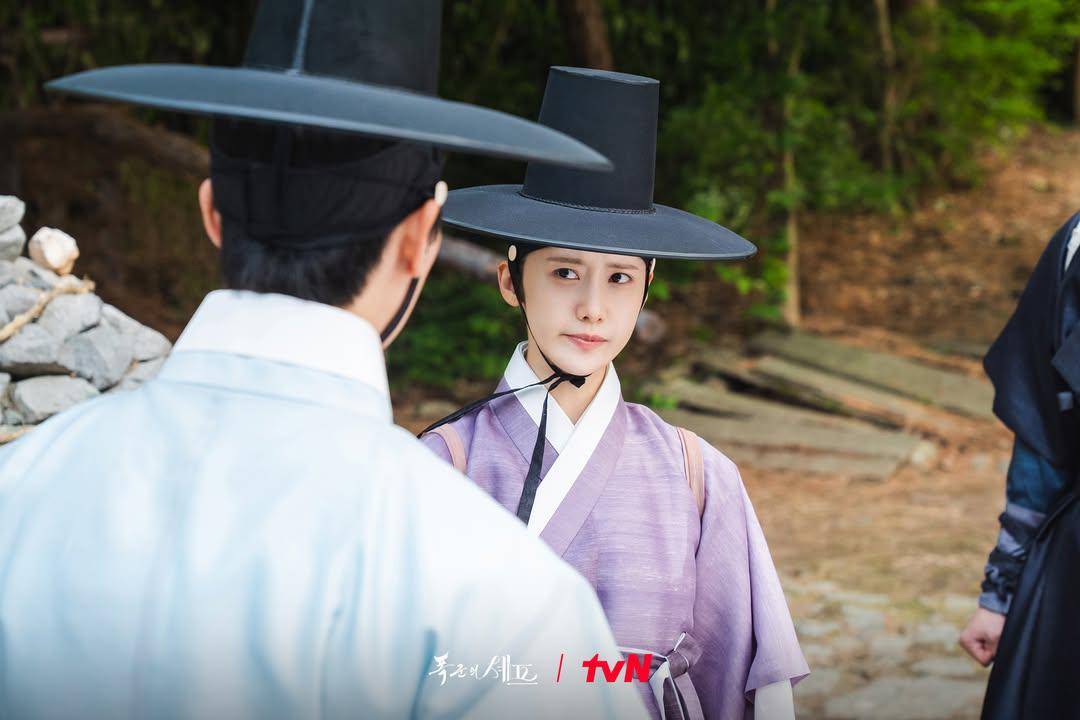 Still cut drama Bon Appetit, Your Majesty (instagram.com/tvn_drama)