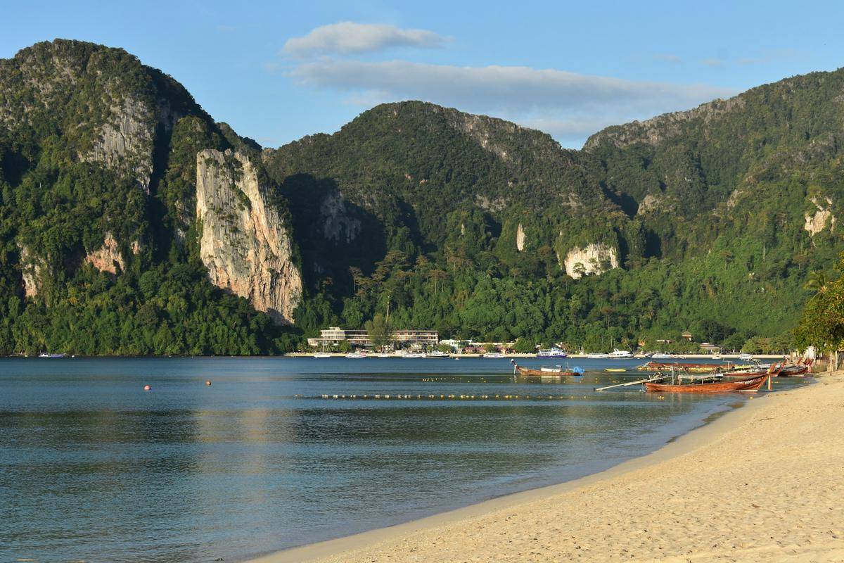 Krabi, Thailand (unsplash.com/Polina Kocheva)