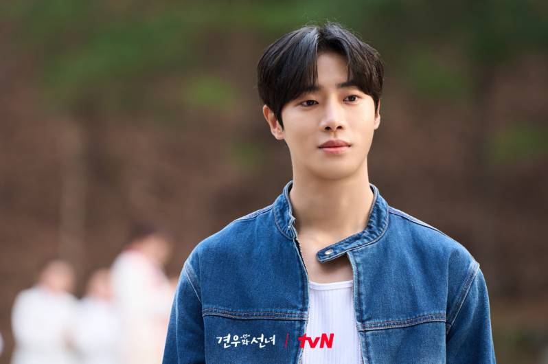 Cho Young Woo di drama Head Over Heels