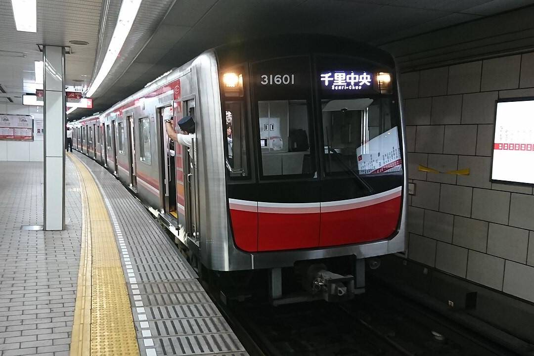 Subway Midosuji Line (commons.wikimedia.org/モロシ)