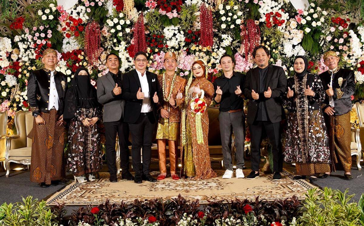 Ungu Manggung di Pernikahan Anak Rowman (Instagram.com/ungu_band)