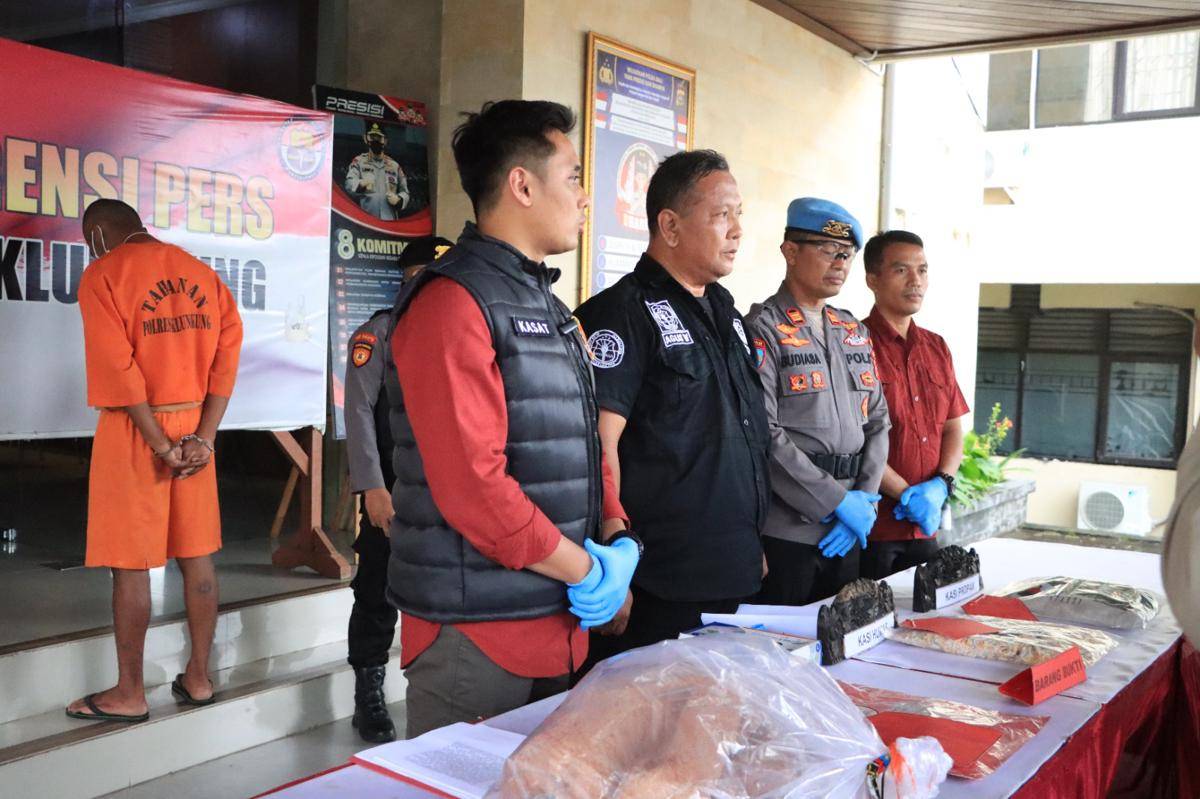 Polres Klungkung menangkap BKW, pelaku pemerkosaan terhadap WNA di Nusa Penida.