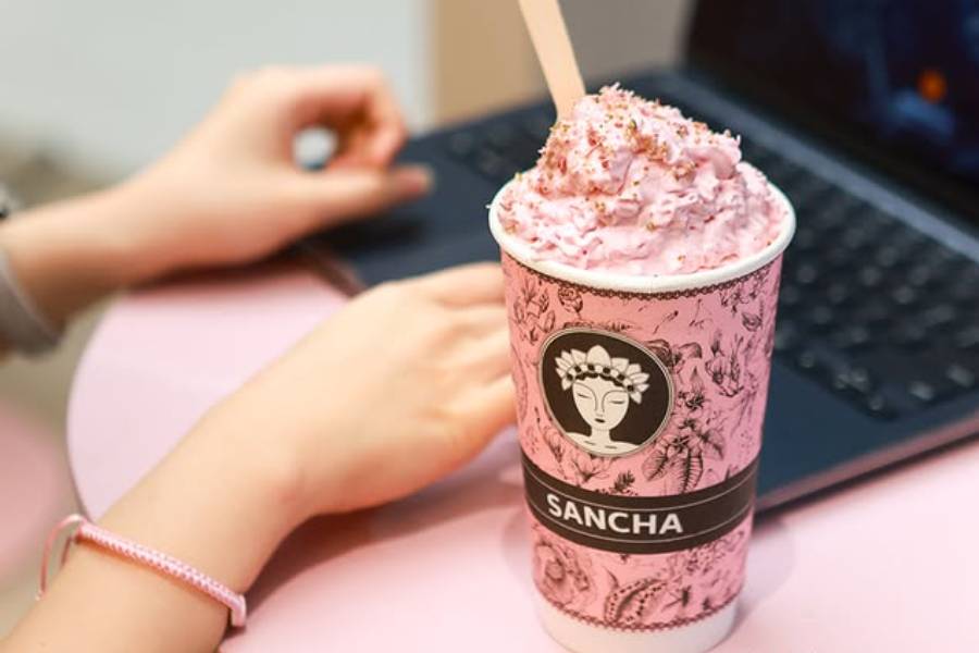 Potret Peach Oolong Milk Tea Frappe Sancha Indonesia
