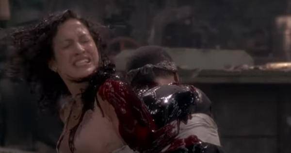 Danny dan Terri disiram darah monyet - Anaconda