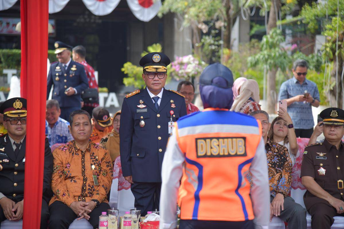hari perhubungan nasional, transportasi umum